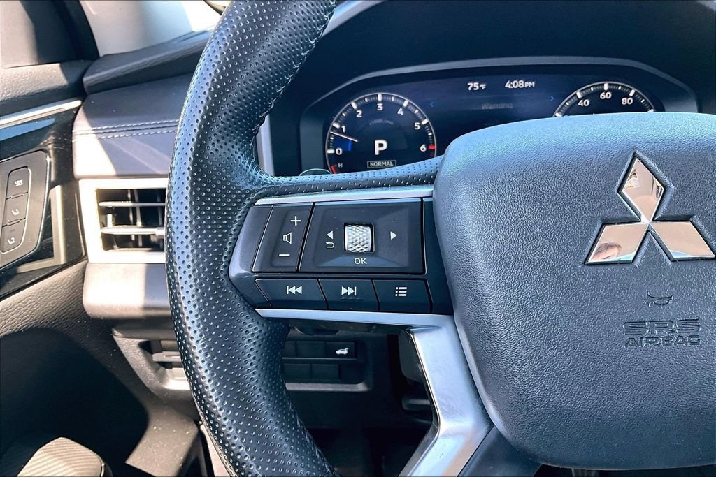 Used 2024 Mitsubishi Outlander SEL FWD image 19