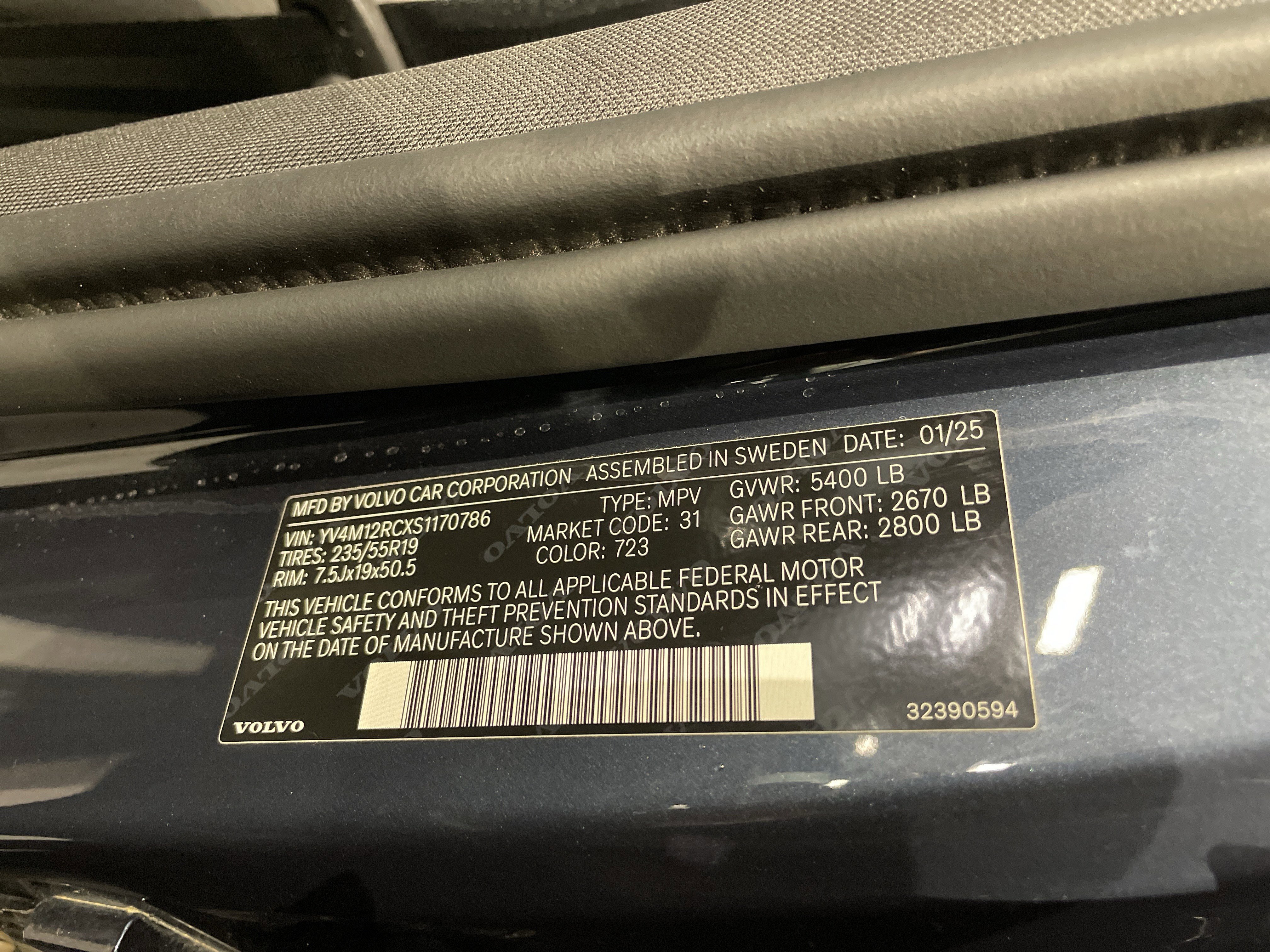 Used 2025 Volvo XC60 B5 Plus image 38