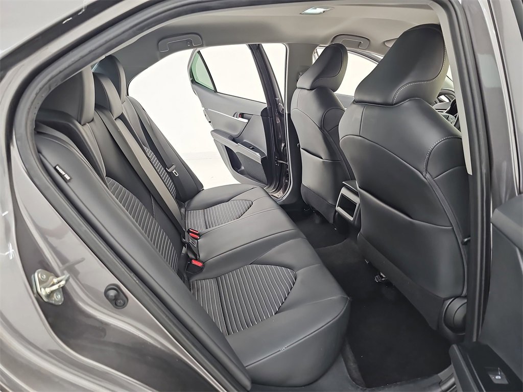 Used 2020 Toyota Camry SE image 13