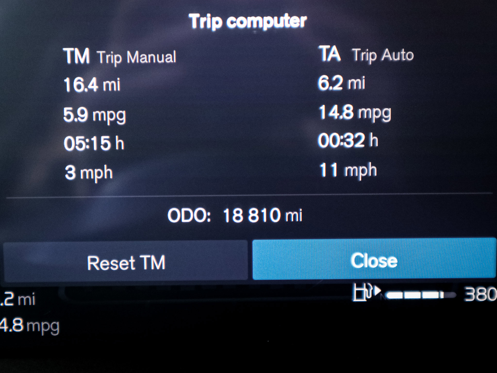 Used 2025 Volvo V60 B5 Cross Country Plus image 22