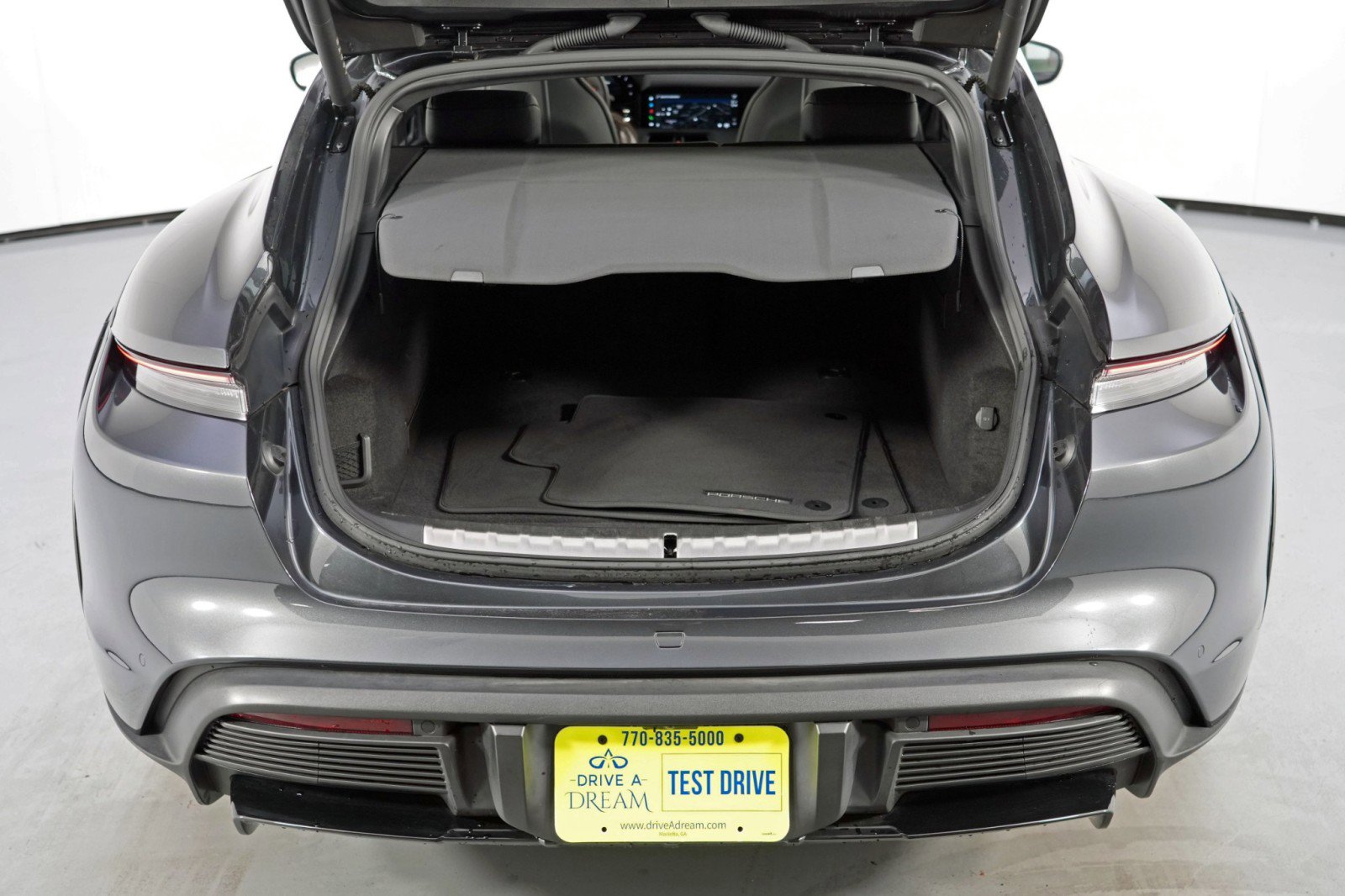 Used 2023 Porsche Taycan 4S w/ Performance Package image 10