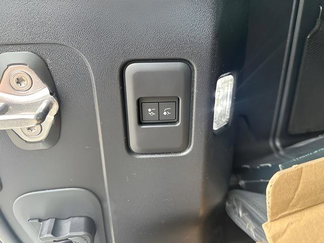 Certified 2025 Land Rover Defender 110 S image 34