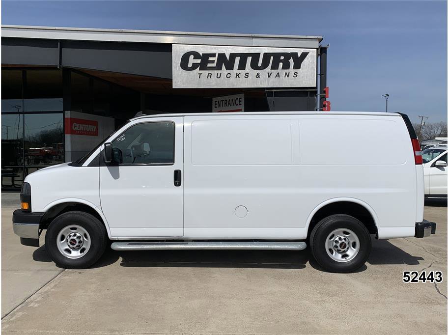 Used 2024 GMC Savana 2500 w/ Driver Convenience Package image 4