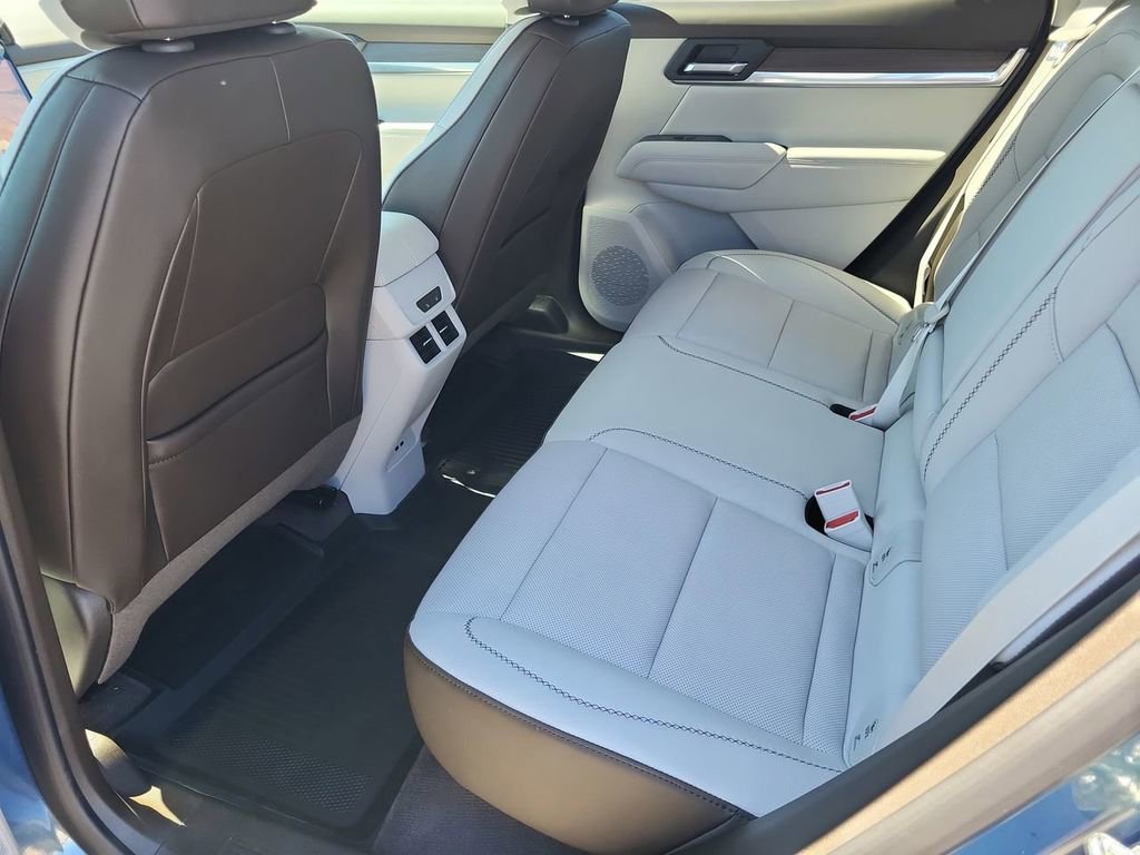 New 2026 GMC Terrain Denali w/ LPO, Black Badging Package image 25