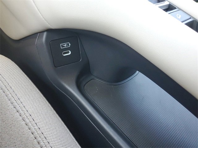 Certified 2025 Honda HR-V LX image 27