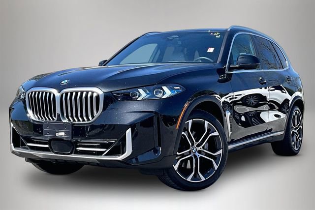Used 2025 BMW X5 xDrive40i w/ Climate Comfort Package image 2
