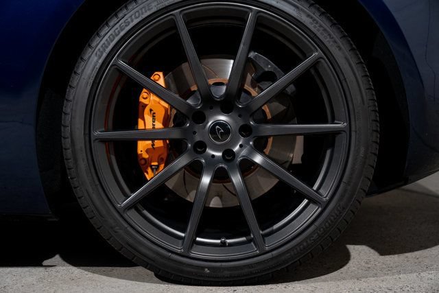 Used 2013 McLaren MP4-12C Spider RWD image 22
