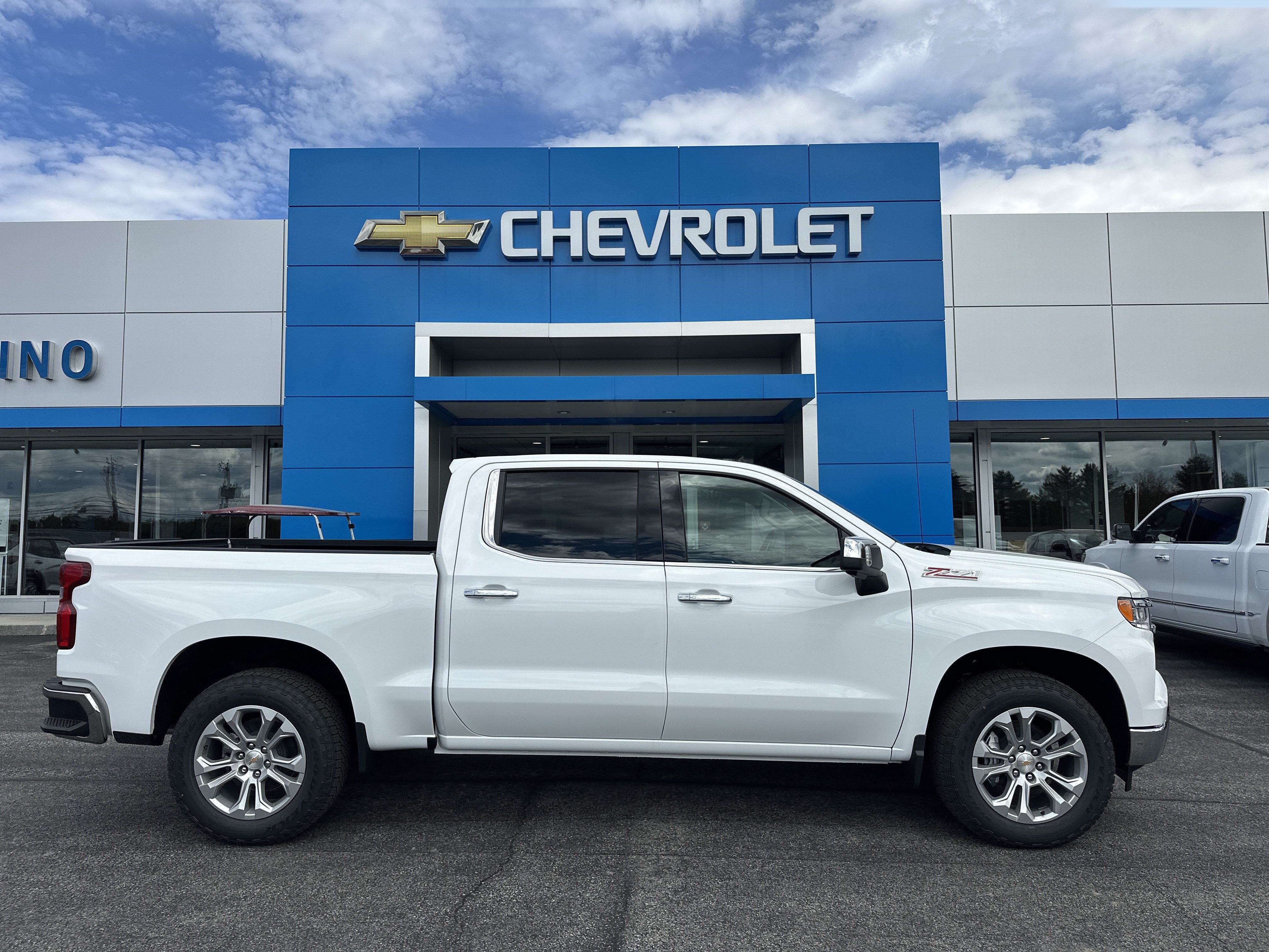 New 2026 Chevrolet Silverado 1500 LTZ w/ LTZ Premium Package AWD/4WD image 1