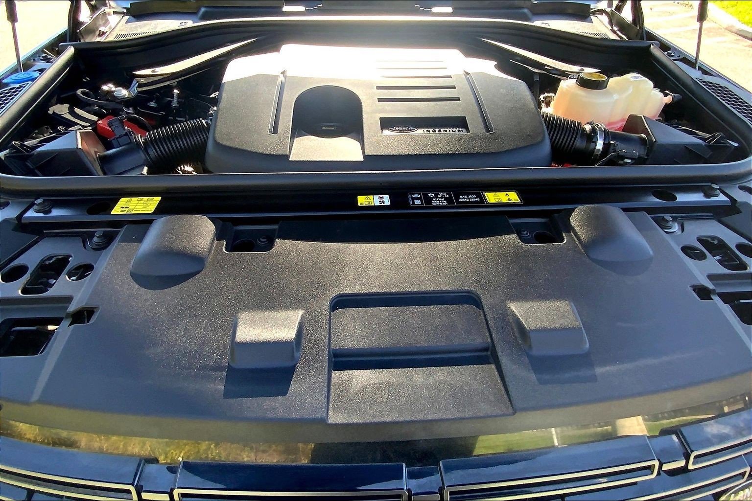 Used 2025 Land Rover Range Rover Sport image 29