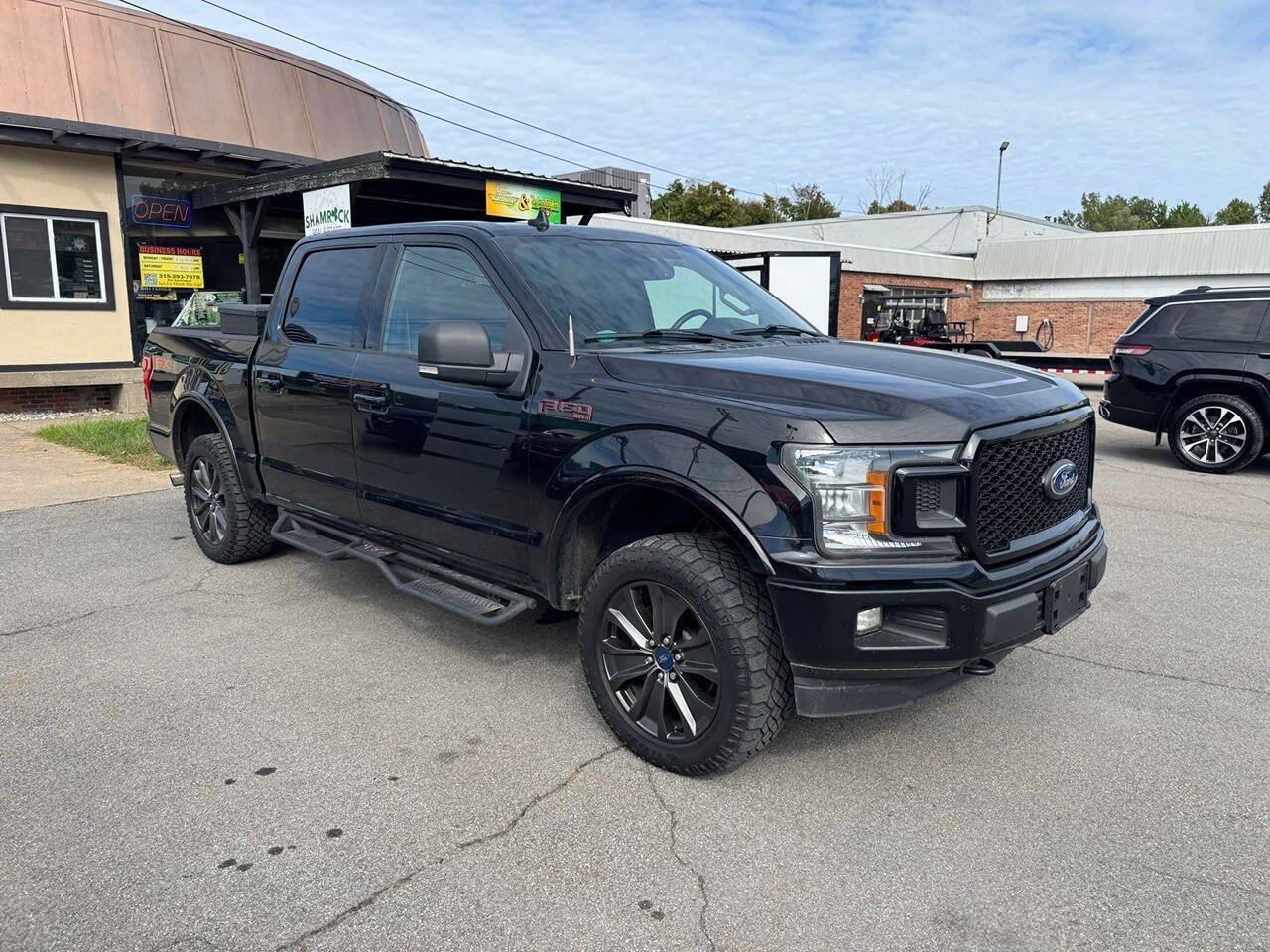 Used 2018 Ford F150 XLT w/ Equipment Group 302A Luxury AWD/4WD image 6