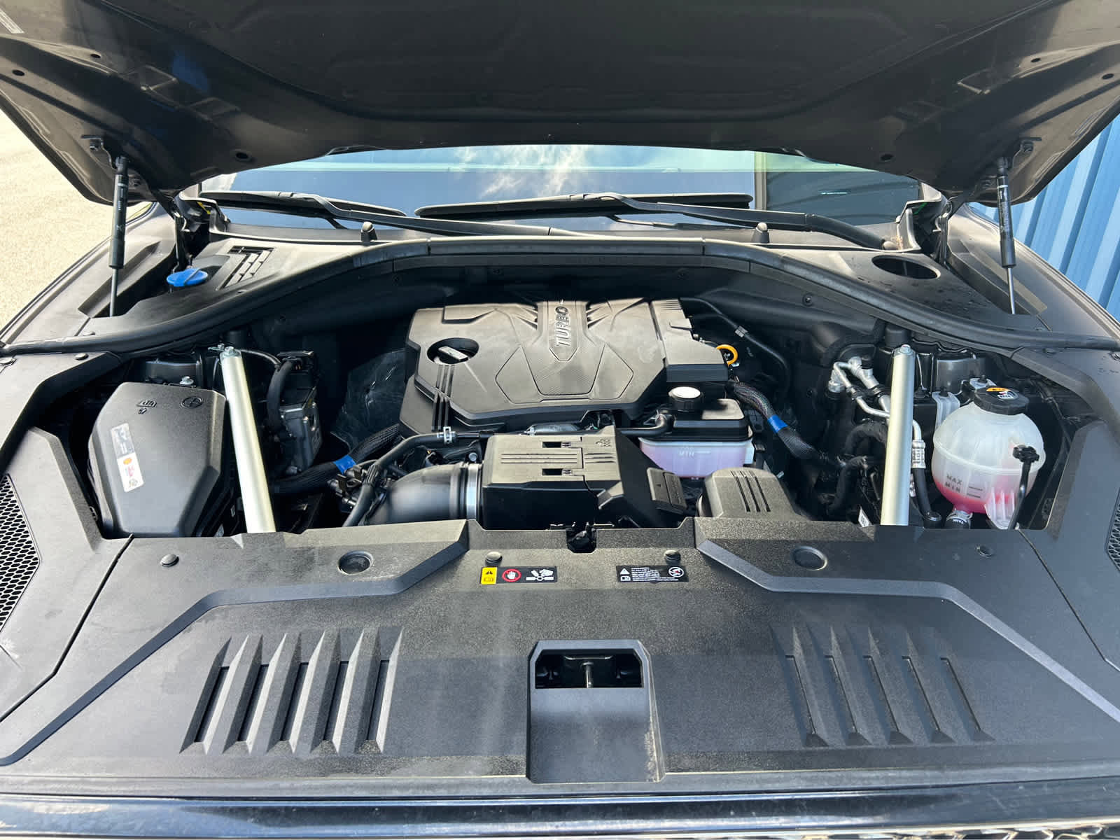 Used 2022 Genesis GV70 2.5T w/ Advanced Package image 6