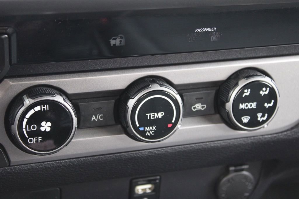 Used 2016 Toyota Tacoma SR5 image 32