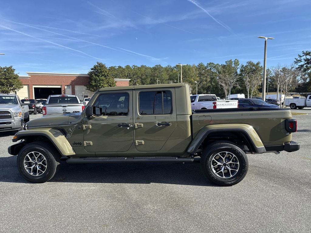 New 2025 Jeep Gladiator Sport image 6