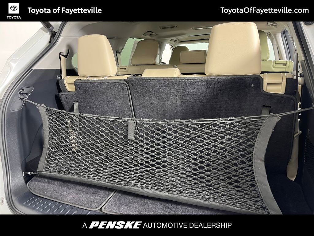 Used 2022 Toyota Highlander XLE FWD image 23