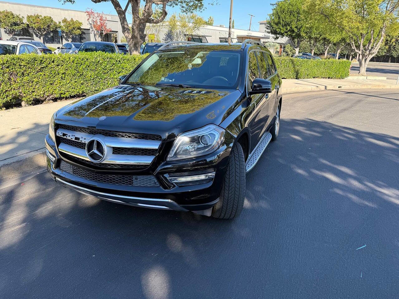 Used 2014 Mercedes-Benz GL 450 4MATIC w/ Lighting Package image 1