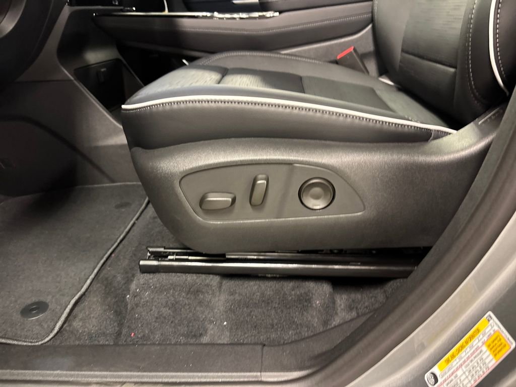 New 2026 Buick Enclave Sport Touring w/ Power Package image 28