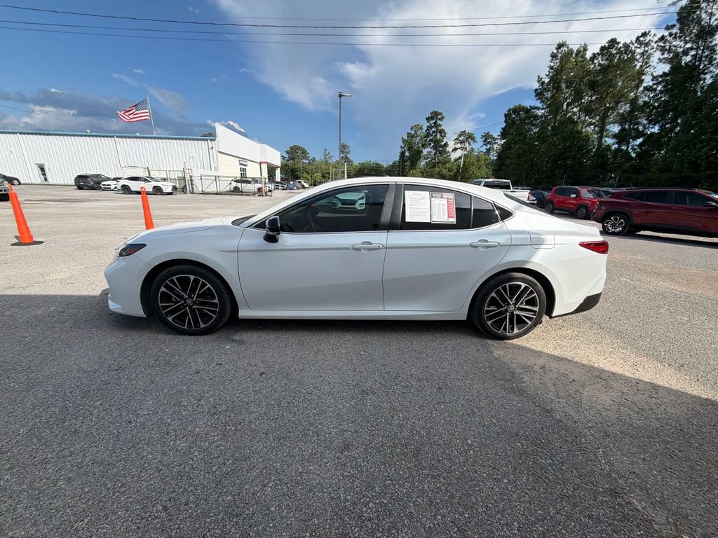 Used 2025 Toyota Camry XLE FWD image 3