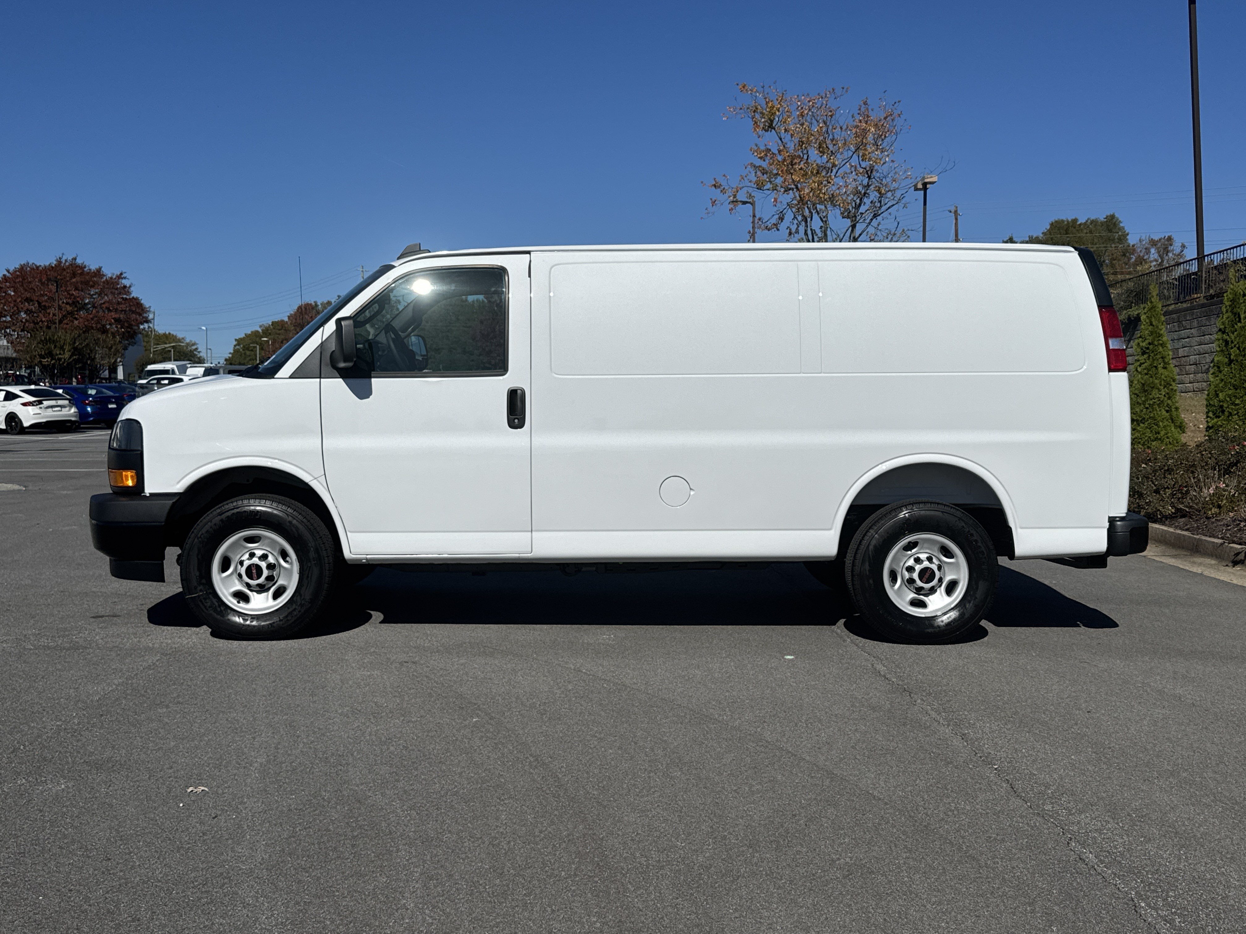 New 2025 GMC Savana 2500 w/ Driver Convenience Package RWD image 7