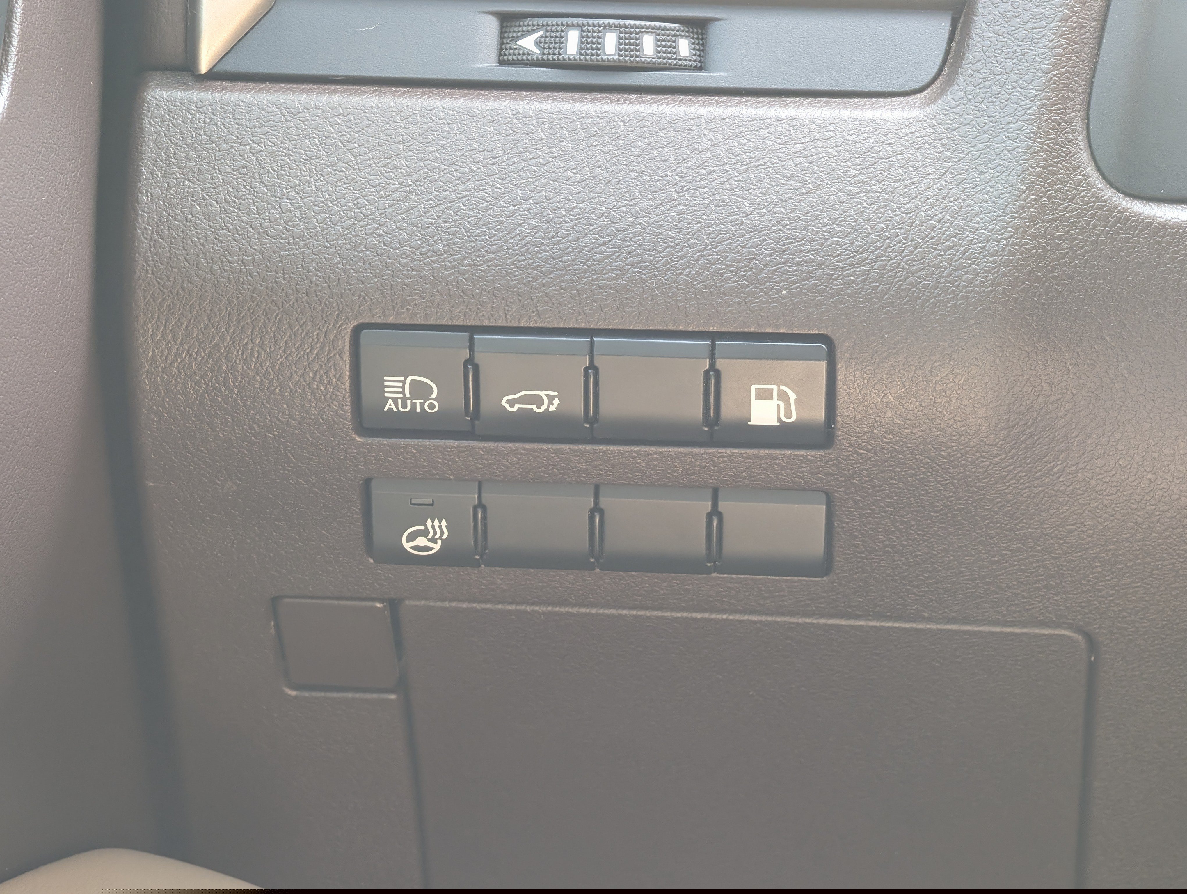 Used 2018 Lexus RX 450h AWD w/ Premium Package image 26