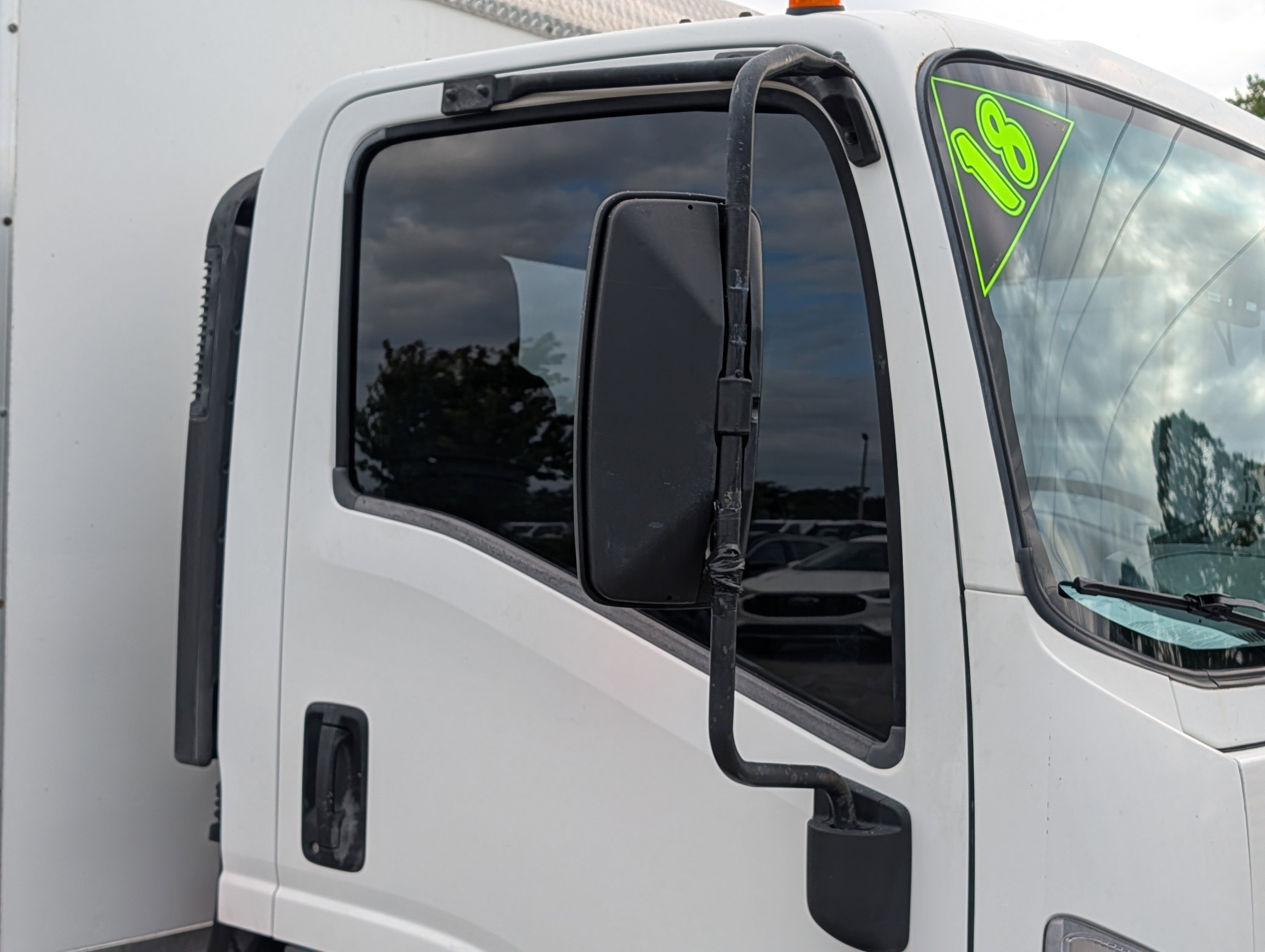 Used 2018 Isuzu NPR RWD image 10