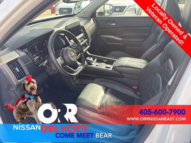 Used 2022 Nissan Pathfinder Platinum w/ Cargo Package image 16