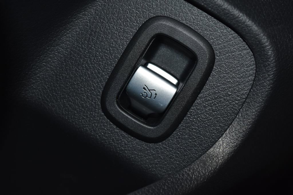 Certified 2024 Mercedes-Benz CLE 300 4MATIC Cabriolet image 7