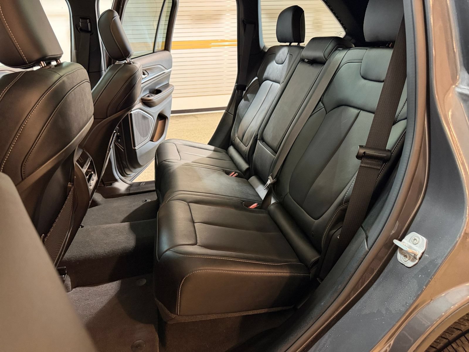 Used 2026 Jeep Grand Cherokee Limited AWD/4WD image 41
