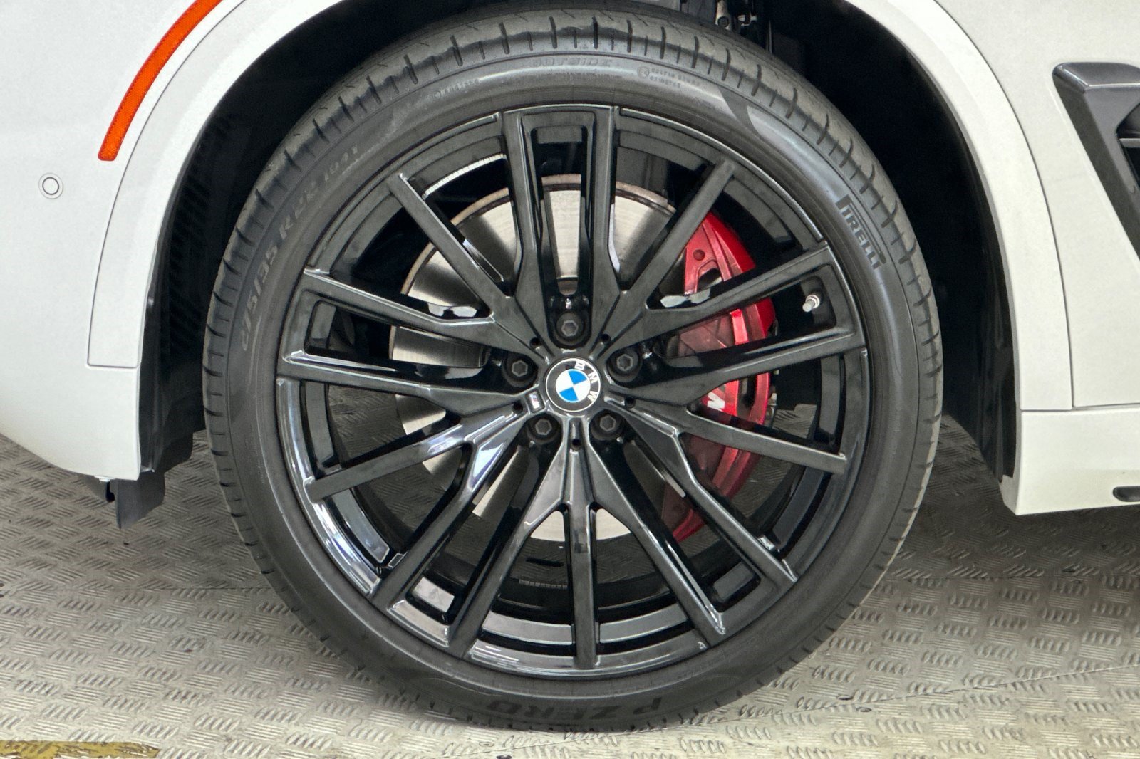 Certified 2024 BMW X5 sDrive40i w/ M Sport Package RWD image 12