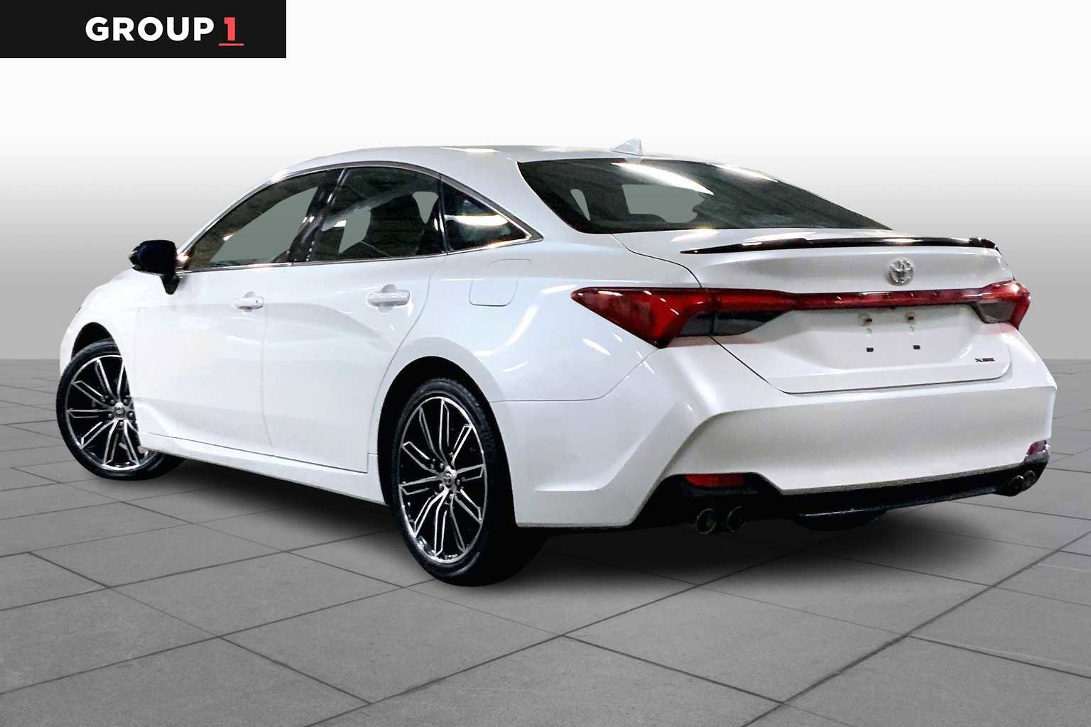 Used 2020 Toyota Avalon XSE w/ Carpet Mat Package image 11