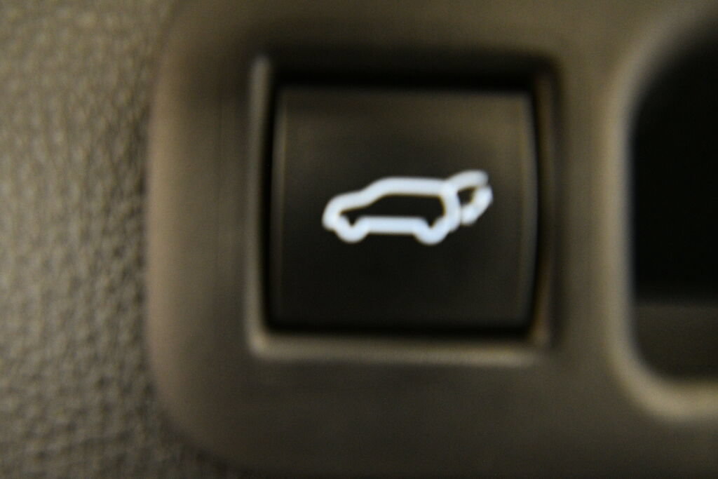 Used 2023 Toyota Highlander XLE AWD/4WD image 26
