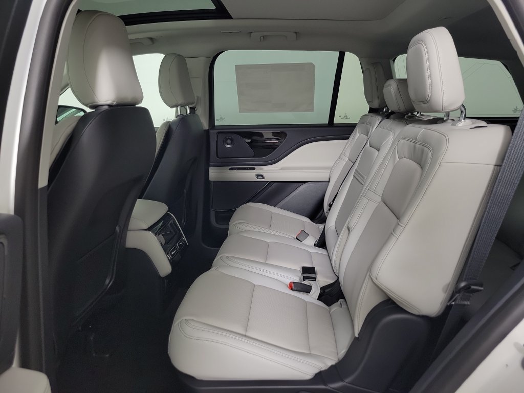 New 2027 Lincoln Aviator Reserve RWD image 13