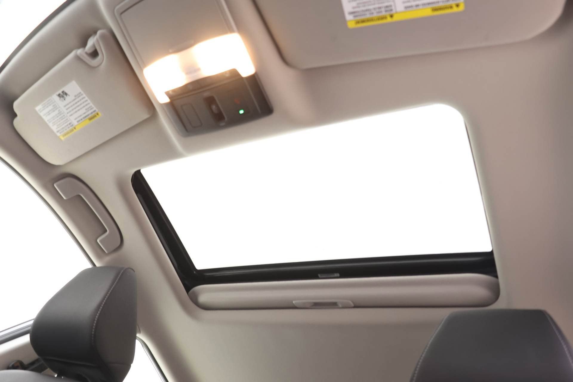 Used 2023 Nissan Altima 2.5 SV w/ SV Premium Package image 15