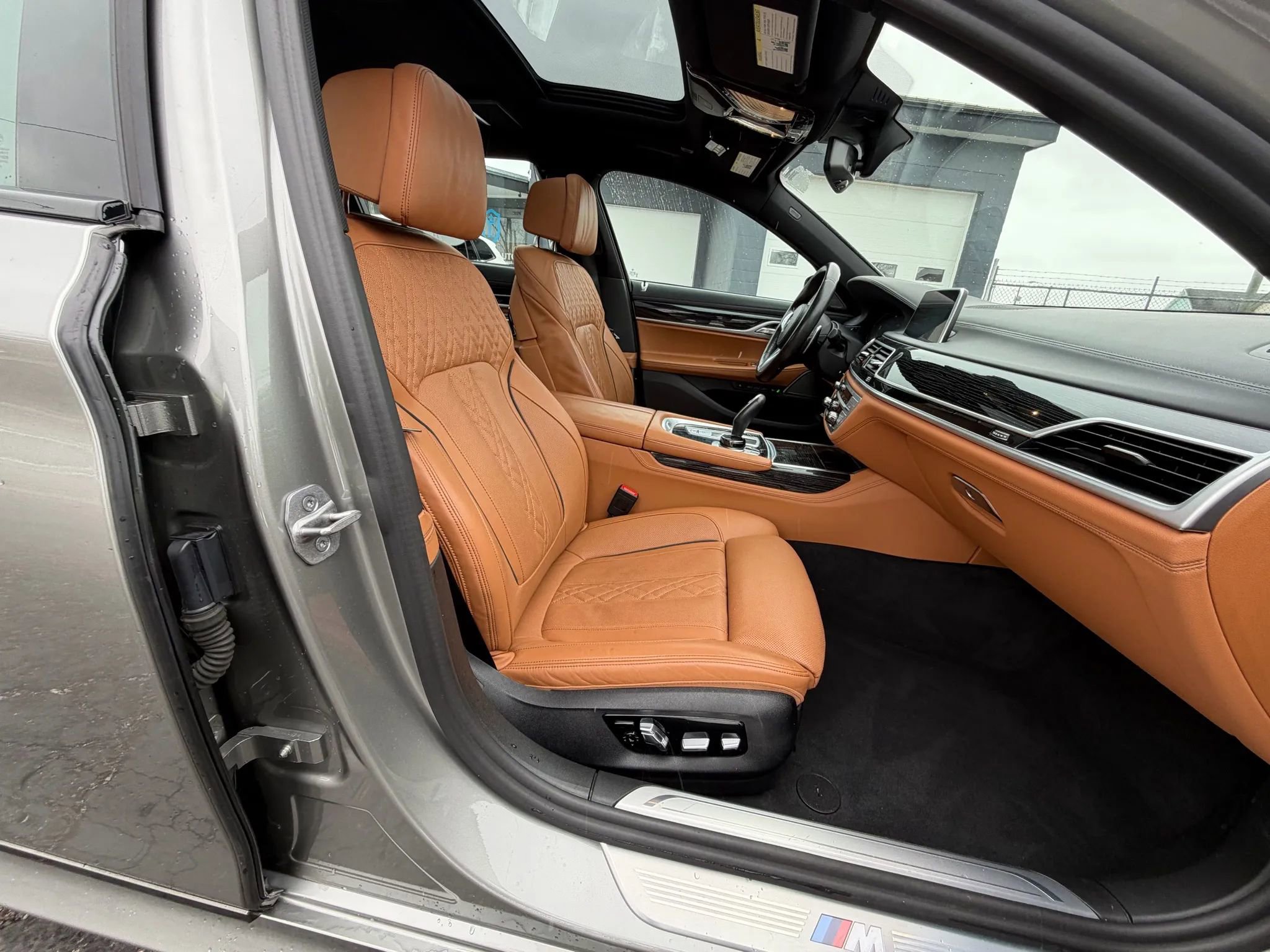 Used 2022 BMW 740i xDrive w/ M Sport Package image 16