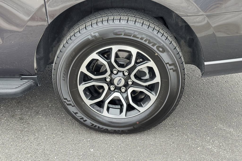 Used 2024 Ford Expedition Max XLT image 11