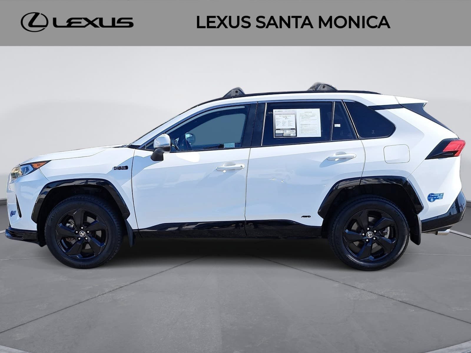 Used 2021 Toyota RAV4 SE w/ Weather & Moonroof Package AWD/4WD image 8