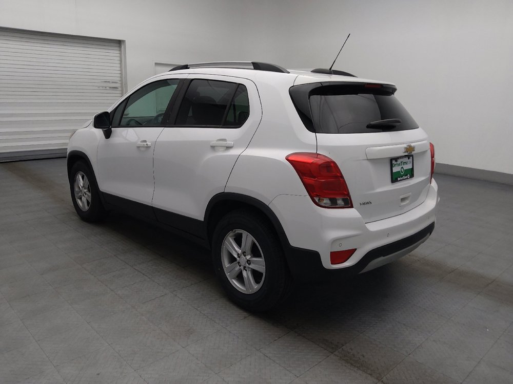 Used 2021 Chevrolet Trax LT w/ Driver Confidence Package FWD image 3