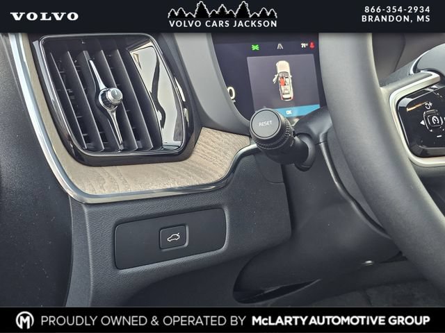 New 2026 Volvo XC60 B5 Plus w/ Protection Package Premier AWD/4WD image 20