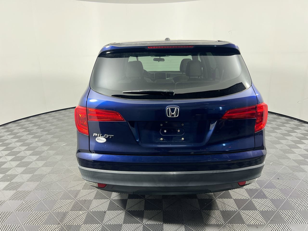 Used 2017 Honda Pilot EX image 4