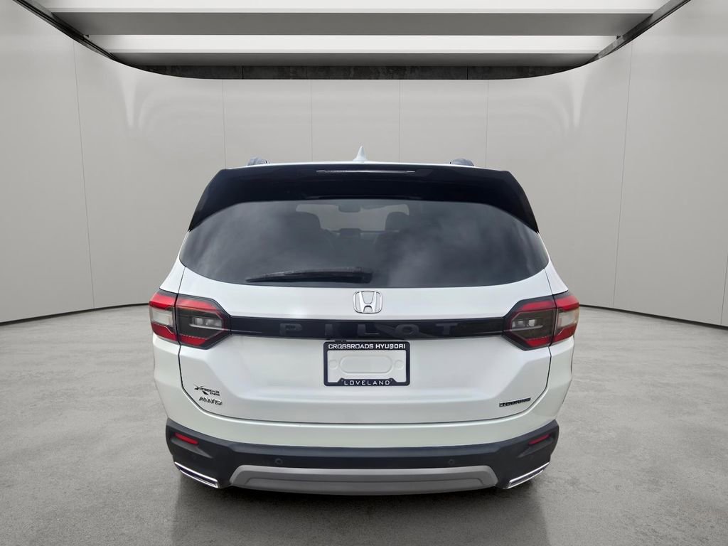 Used 2024 Honda Pilot Touring image 4