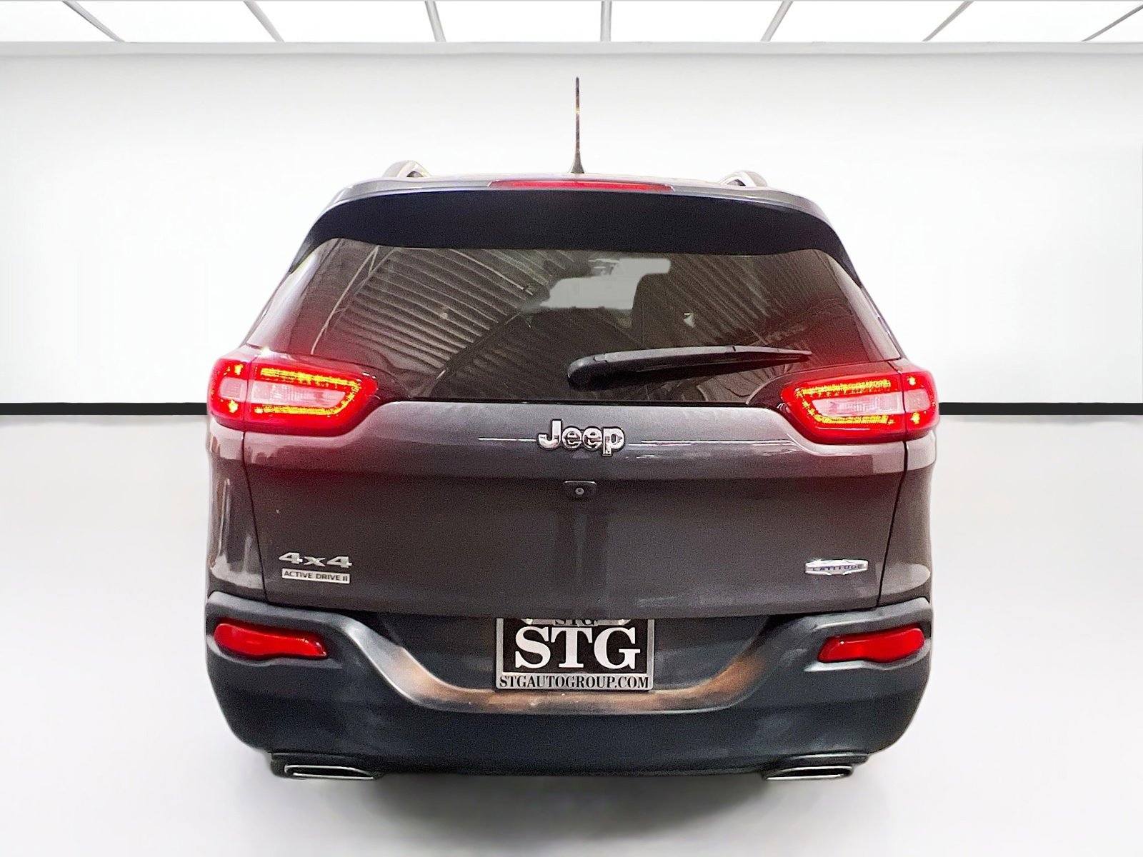 Used 2017 Jeep Cherokee Latitude w/ Comfort/Convenience Group AWD/4WD image 5