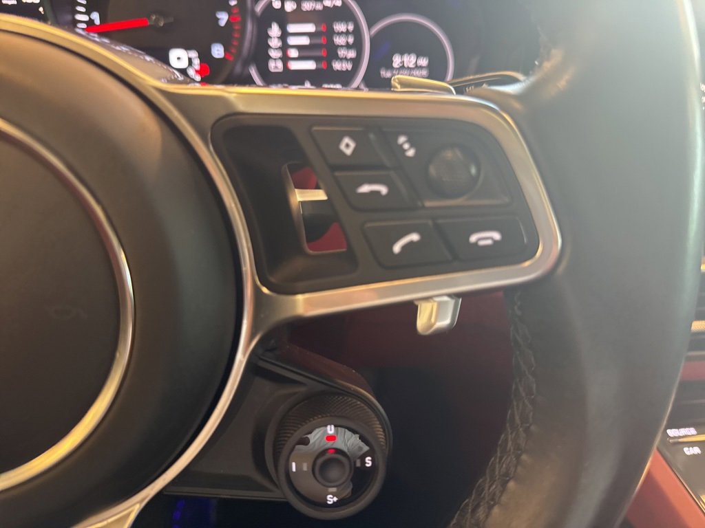Used 2022 Porsche Cayenne Coupe image 28