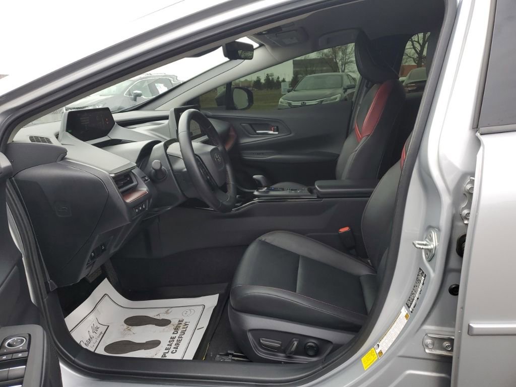 Used 2024 Toyota Prius Prime XSE image 32