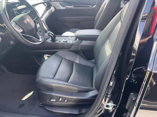 Used 2025 Cadillac XT6 Premium Luxury w/ Technology Package FWD image 13
