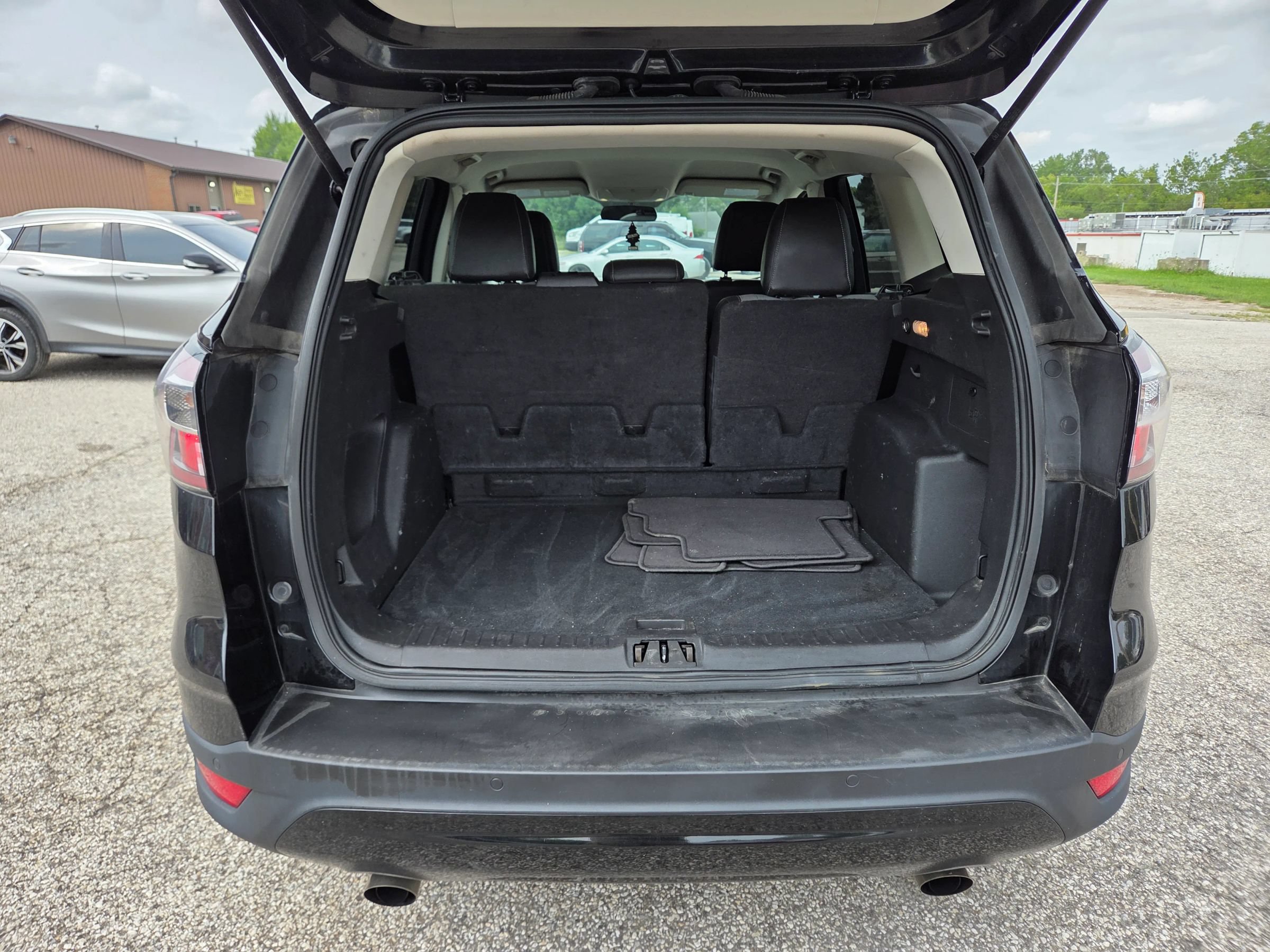 Used 2017 Ford Escape SE w/ Equipment Group 201A FWD image 16