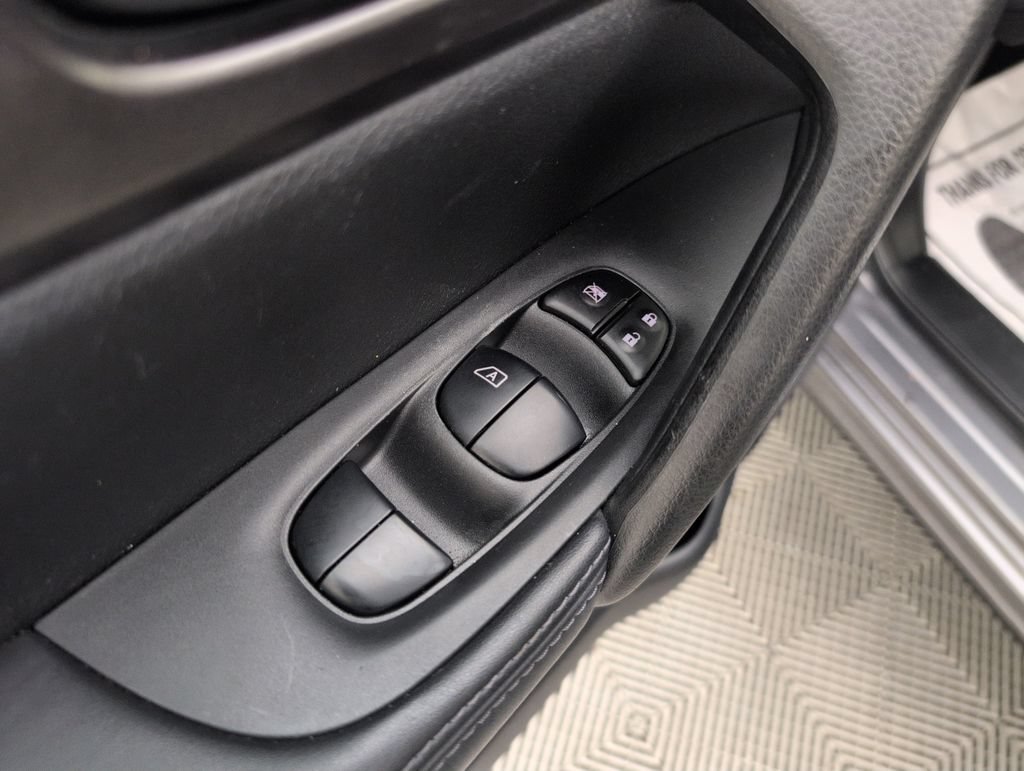 Used 2020 Nissan Rogue Sport S FWD image 31