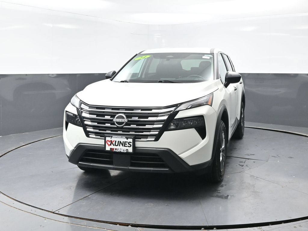 Used 2024 Nissan Rogue S FWD image 7