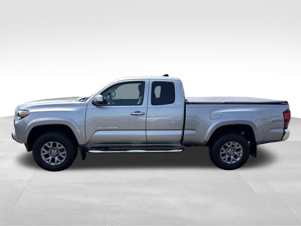 Used 2018 Toyota Tacoma SR5 AWD/4WD image 4