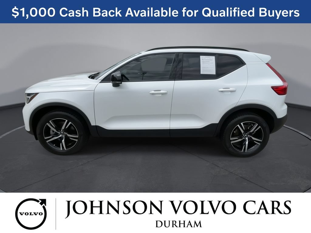 New 2026 Volvo XC40 B4 Core w/ Climate Package FWD image 5