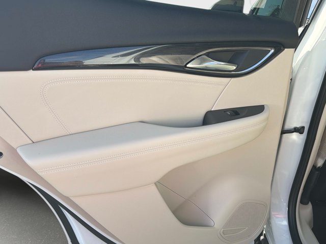 Used 2022 Buick Envision Preferred FWD image 11