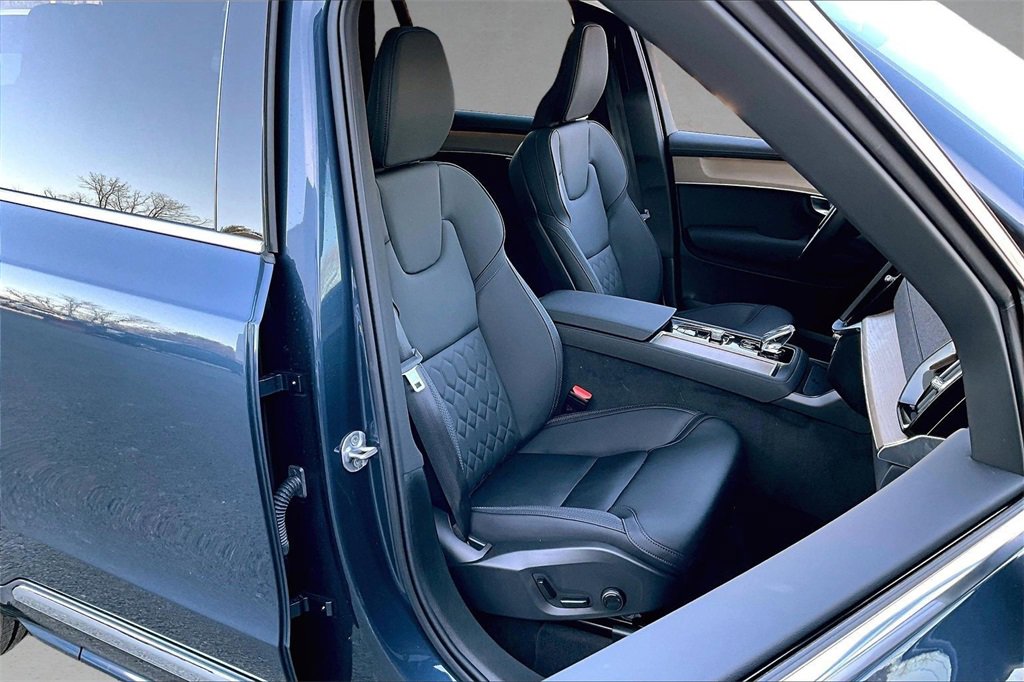 Certified 2026 Volvo XC90 B6 Plus w/ Protection Package Premier image 30